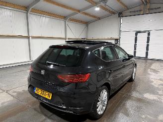 Seat Leon 1.6TDI 85kW Xcellence Business Intense Pano Leder picture 6