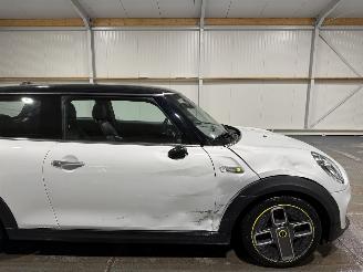 Mini Electric 33kWh 135kW Charged picture 14