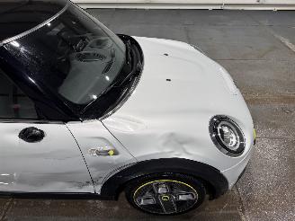 Mini Electric 33kWh 135kW Charged picture 16