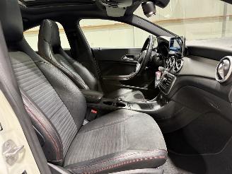 Mercedes Cla-klasse 180 90kW Automaat Ambition Pano picture 31