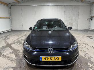Volkswagen Golf 1.4TSI 110kW Automaat Pano GTE picture 4