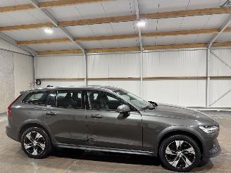 Volvo V-60 Cross Country 2.0B5 184kW Automaat AWD Pro picture 2