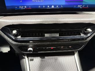 BMW 3-serie 330e 135kW Automaat Pano picture 40