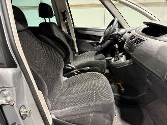 Citroën C4 PICASSO 1.8-16V 92kW Ambiance Pano picture 18