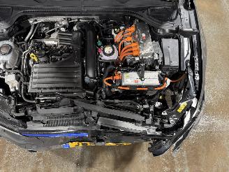 Volkswagen Golf GTE 1.4Ehybrid 110kW Automaat picture 29