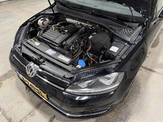 Volkswagen Golf 1.4TSI 92kW Connected Series picture 25