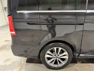 Mercedes EQV 300 90kWh 150kW Avantgarde Burmester Volleder picture 39