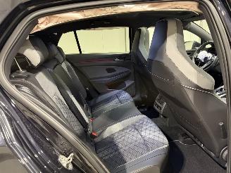 Volkswagen Golf 1.5 eTSI 110kW Aut  R-Line Pano picture 39