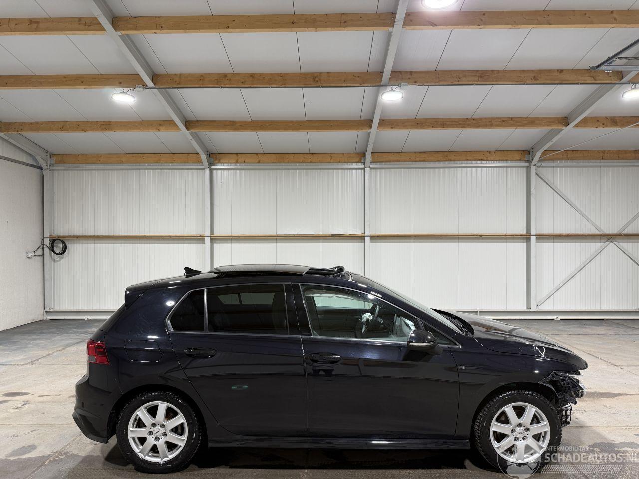 Volkswagen Golf 1.5 eTSI 110kW Aut  R-Line Pano