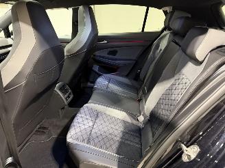 Volkswagen Golf 1.5 eTSI 110kW Aut  R-Line Pano picture 38