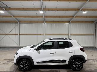 Dacia Spring 27kWh 33kW Comfort Plus Orange Pack picture 8