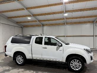 Isuzu D-Max 1.9d 120kW Automaat Extended Cab X-Country picture 2