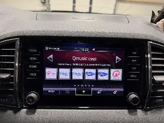 Skoda Karoq 1.5TSI 110kW ACT Business Edition Pano picture 31