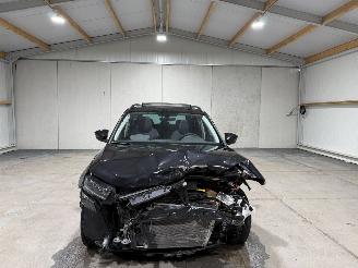 Skoda Karoq 1.5TSI 110kW ACT Business Edition Pano picture 4