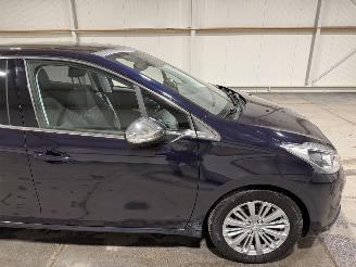 Peugeot 208 1.2PureTech 81kW Clima Allure picture 14