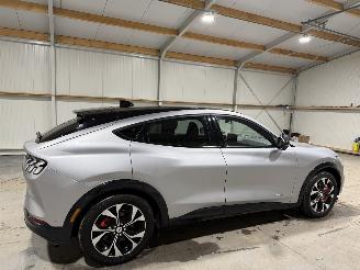 Ford Mustang Mach-e 75kWh 198kW AWD picture 5
