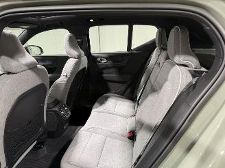 Volvo XC40 70kWh 170kW Recharge Ultimate Pano picture 38