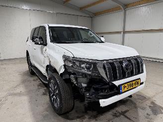 Toyota Landcruiser 2.8D-4D 150kW 5 .P Automaat Professional 5-Persoons picture 3