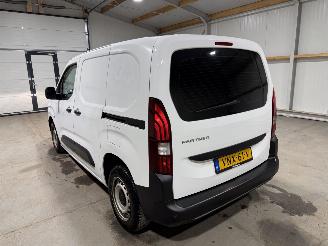 Peugeot Partner 1.2PT 81kW Premium picture 12