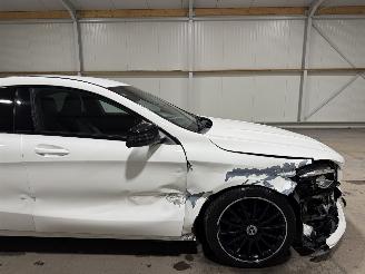 Mercedes Cla-klasse 200D 100kW Automaat Business Solution AMG picture 14