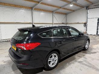 Ford Focus 1.0EcoBoost 92kW Hybrid Trend Edition Business picture 5