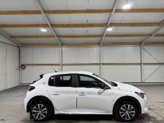Vaurioauto  passenger cars Peugeot e-208 50kWH 100kW Active 2022/11