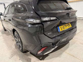 Peugeot 308 SW 1.2PT 96kW Allure Pack Business picture 22