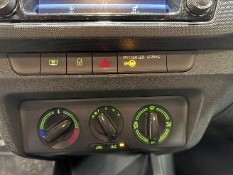 Skoda Fabia 1.0TSI 70kW Ambition Navi Airco picture 36