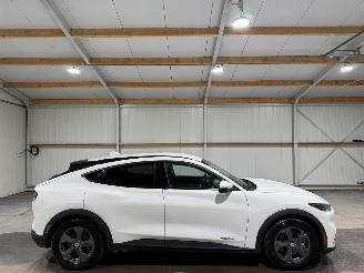Vaurioauto  passenger cars Ford Mustang Mach-e 75kWh 190kW RWD 2021/6