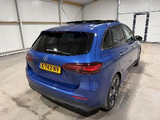Mercedes B-klasse 180 100kW Automaat Luxury Line Pano picture 6