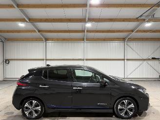 uszkodzony samochody osobowe Nissan Leaf 40kWh 110kW 2.Zero Edition 2019/3
