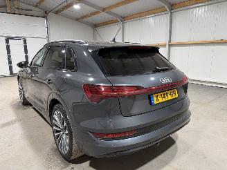 Audi E-tron 55 95kWh 300kW Quattro Business Edition luchtvering picture 12