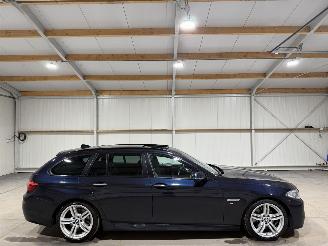 Damaged car BMW 5-serie 520D 140kW Automaat Pano M Sport Edition 2017/1