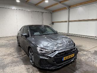 Audi A3 30TFSI 85kW Automaat Pano S Edition picture 3