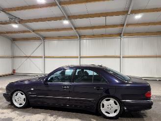 Mercedes E-klasse 5.5V8 260kW 55AMG picture 11