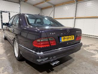 Mercedes E-klasse 5.5V8 260kW 55AMG picture 31
