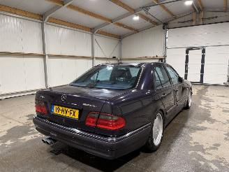 Mercedes E-klasse 5.5V8 260kW 55AMG picture 6
