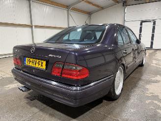 Mercedes E-klasse 5.5V8 260kW 55AMG picture 33