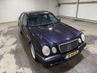 Mercedes E-klasse 5.5V8 260kW 55AMG picture 17