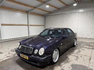 Mercedes E-klasse 5.5V8 260kW 55AMG picture 10