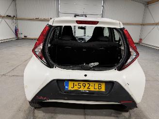Toyota Aygo 1.0 VVT-i 53KkW x-fun picture 15