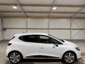 skadebil auto Renault Clio 0.9 TCe ECO Night&Day 2016/1
