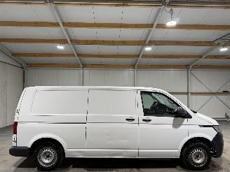 Vaurioauto  commercial vehicles Volkswagen Transporter 2.0 TDI L2 H1 Friso 2020/9