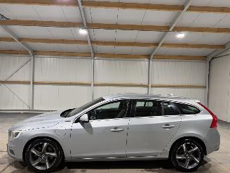 Volvo V-60 2.4D6 158kW AWD Plug-in Hybrid R-Design picture 8