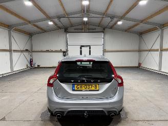 Volvo V-60 2.4D6 158kW AWD Plug-in Hybrid R-Design picture 7