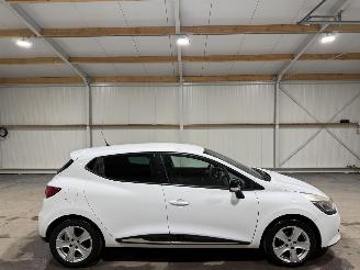 uszkodzony samochody osobowe Renault Clio 0.9TCE 66kW Expression 2013/8