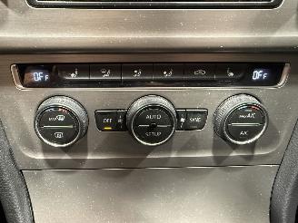 Volkswagen Golf 1.4TSI 103kW ACT Highline picture 19
