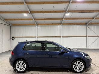 Damaged car Volkswagen Golf 1.8 125kW Airco Camera Pano 2017/10