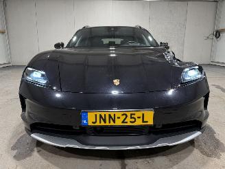 Porsche Taycan Cross Turismo 4 105kWh AWD 320kW Luchtvering Pano picture 23