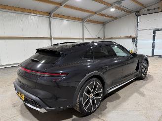 Porsche Taycan Cross Turismo 4 105kWh AWD 320kW Luchtvering Pano picture 5